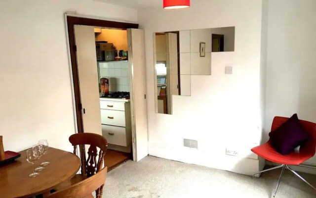 Beautiful 1BR Camden Town Basement Flat