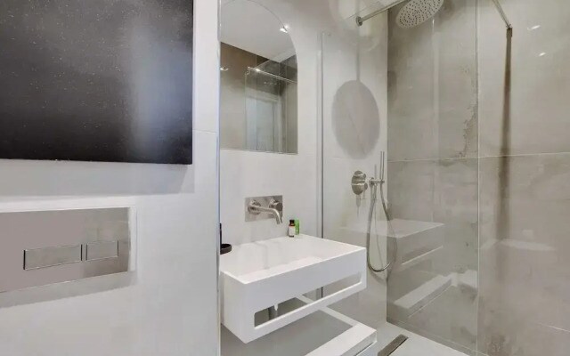 Authentic apt - 2br/6p - Rue des Martyrs - Opera