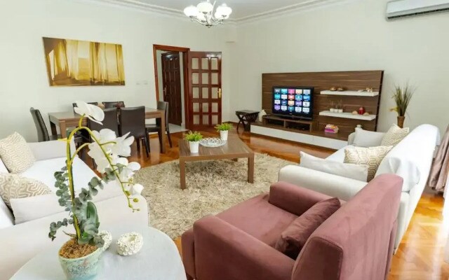 All air conditioned & Heated 3 Bedrooms Flat in the City