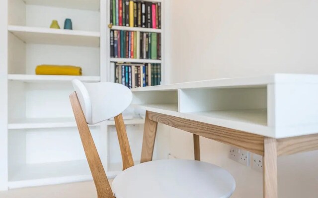 1 Bedroom House in West London