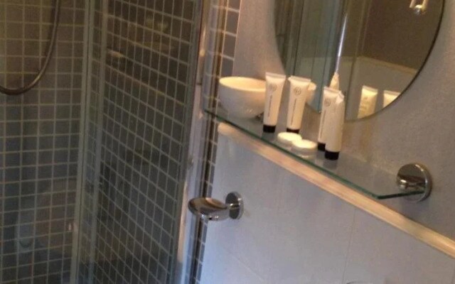 Rostrevor Hotel - Guest House
