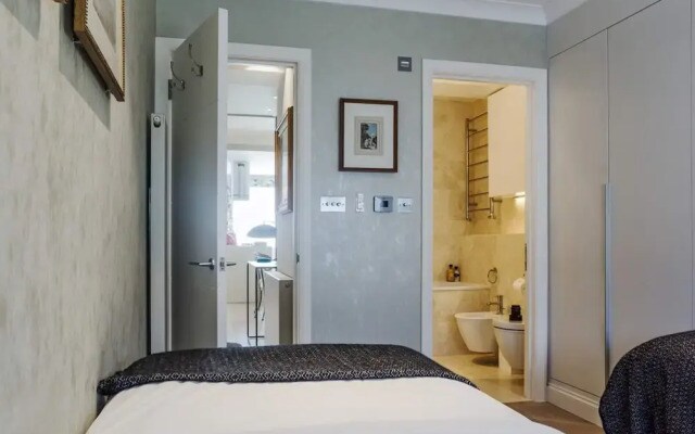 Beautiful 2 Bed 2 Bath Flat in South Kensington
