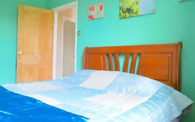 2 Bedroom Apartment With Roof Terrace in Camden