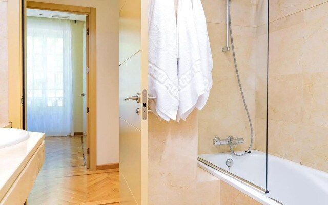 Velazquez Suites