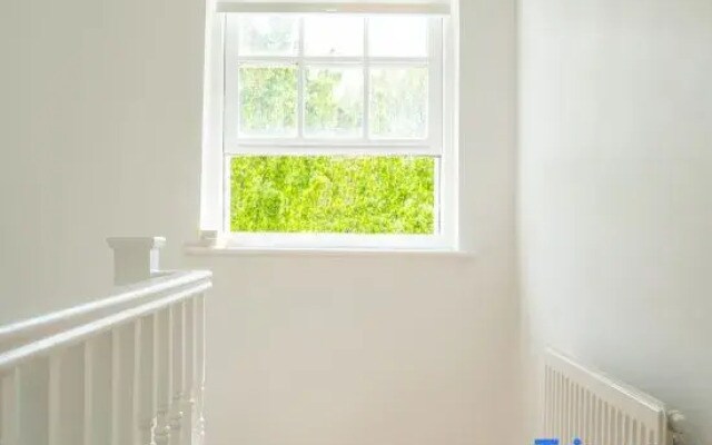Modern Tower Bridge 3BR House