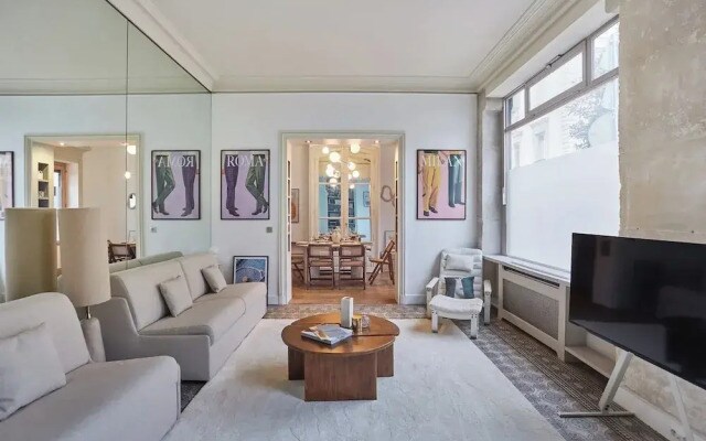 Elegant Appartment St Germain des Pres Invalides