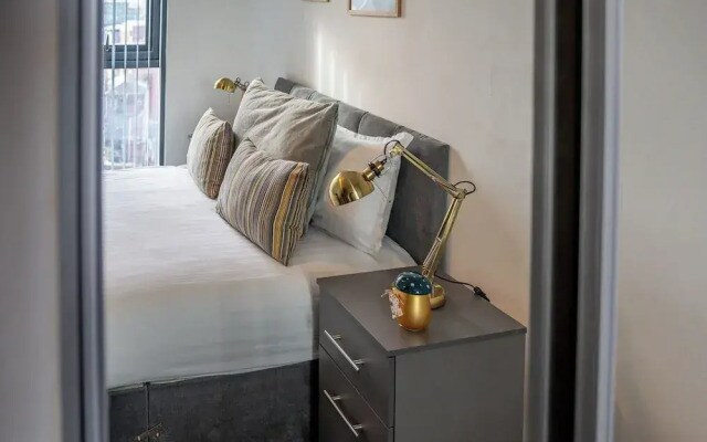 Sheffield 11th Floor City View Apartment
