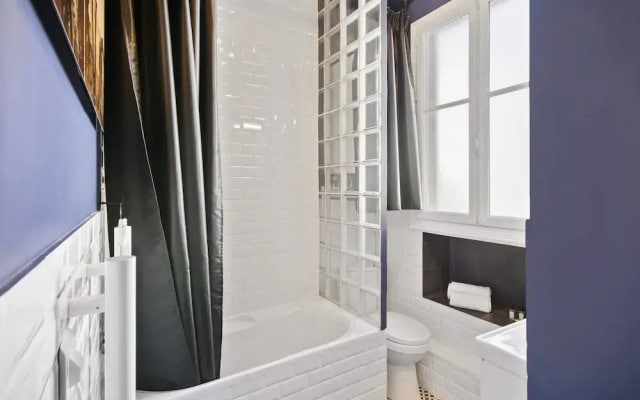 Cosy and Bright 1BR Flat Near Arc de Triomphe!