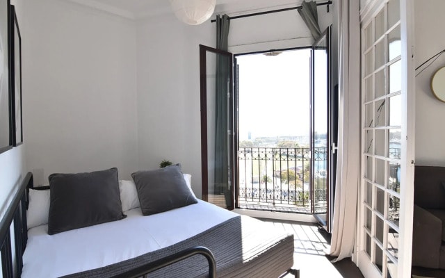 NEW REINA CRISTINA in Barcelona