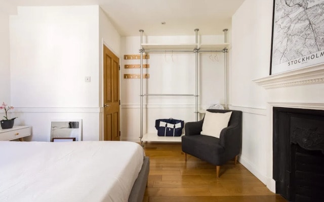 Contemporary Apartment in Central Bloomsbury