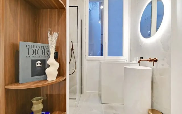 Chic and Spacious Apartment in the Heart of Paris