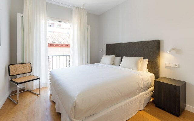 Edmond Vibes Plaza de España Suites