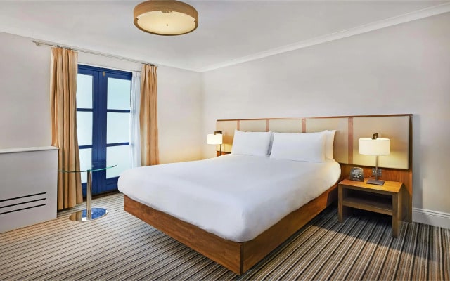 Отель a&o London Docklands Riverside