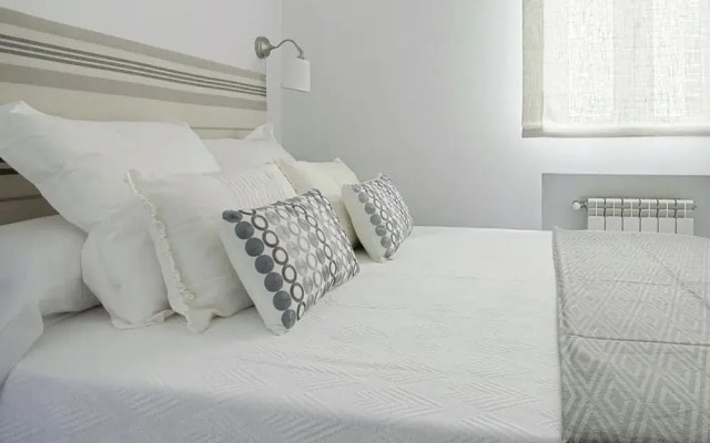 Exclusive 3BD Apartment Near Reina Sofia Museum Reina Sofia II