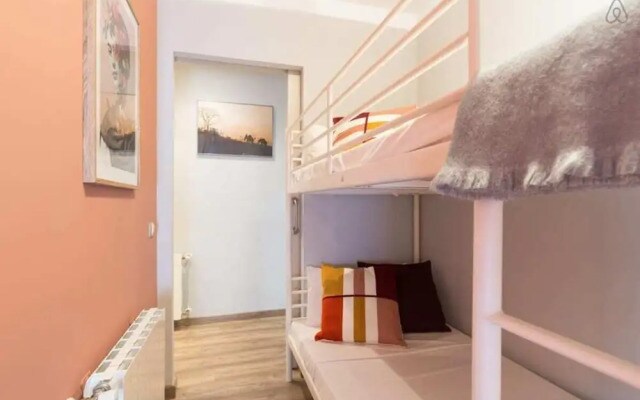 Cozy 2 Bed Apt Near Sagrada Familia