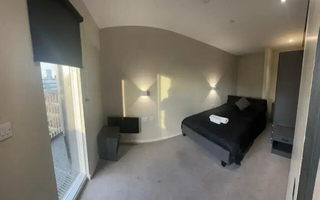 2br-2ensuite-balcony-cityview-parking-central