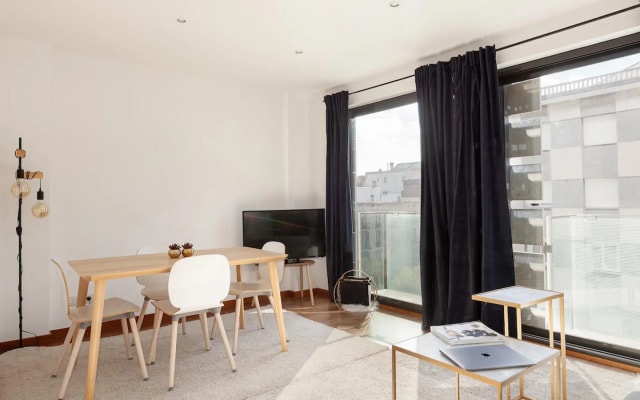 MARIA · Stylish 2 BR apartment with private roof terrace