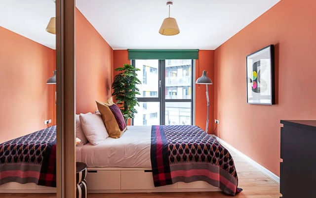 NEH - Vibrant and Modern Apartment With Canal View
