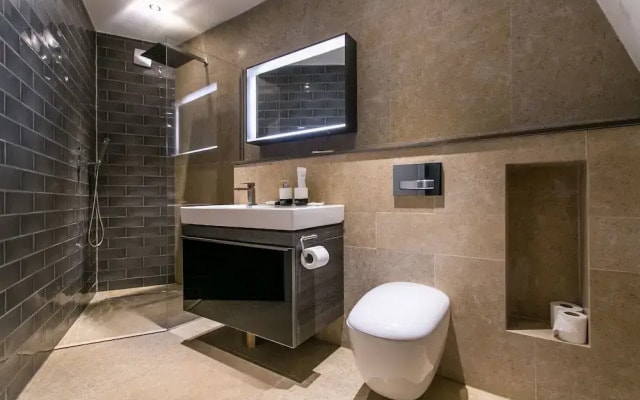 2 Bed Penthouse Style House in Camden Town