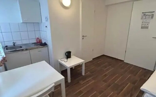 2-Rent Group Hostel Apartments SEN14