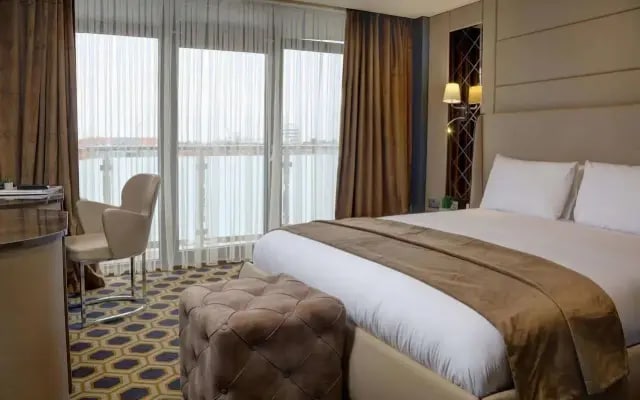 Putney Hotel