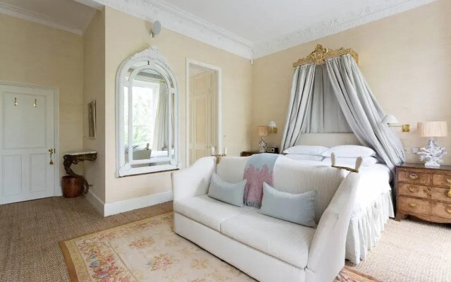 Brunswick Gardens II by Onefinestay