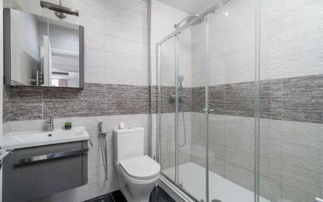 Madika Homes Luxe Apartment in Mill Hill