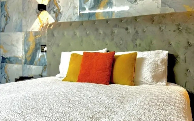 1-bed Apartment - Sleeps 2, Wifi & Central
