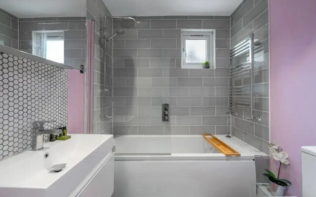 Claremont Apartment B - London