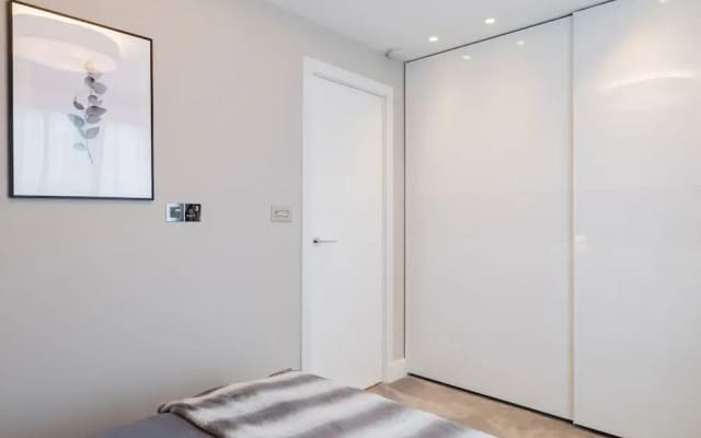 Luxury double room in West London home
