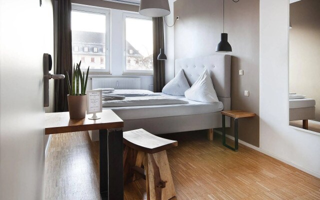 Five Reasons Hotel & Hostel