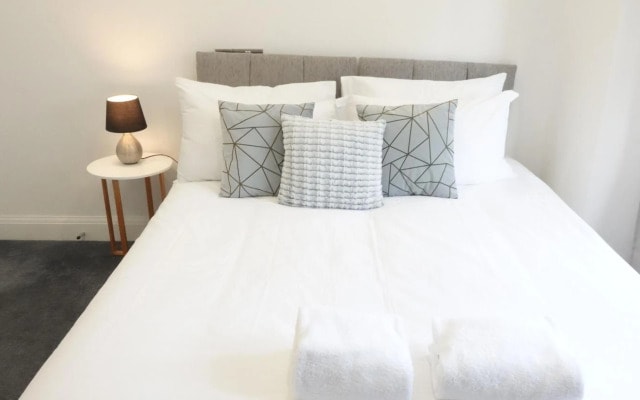 The Hatton Apartments - Free Parking