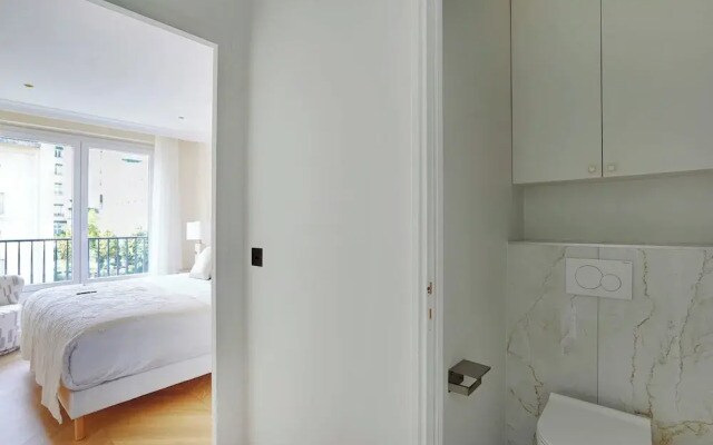 Luxurious Apartment - 2br- 6P Eiffel Tower View