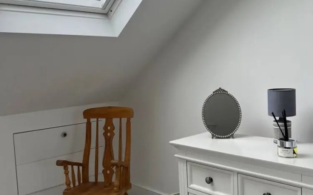 Gorgeous 3 Bedroom Home in Quaint Southfields