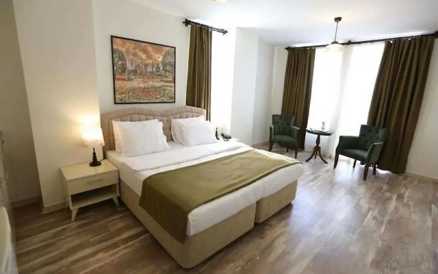 Alpha Suit Otel
