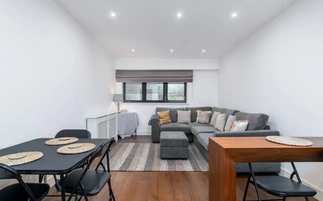 Modern 1 Bedroom Apartment in West Kensington