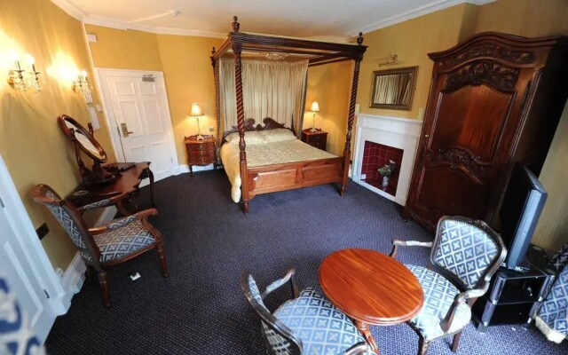 Kings Croft Hotel