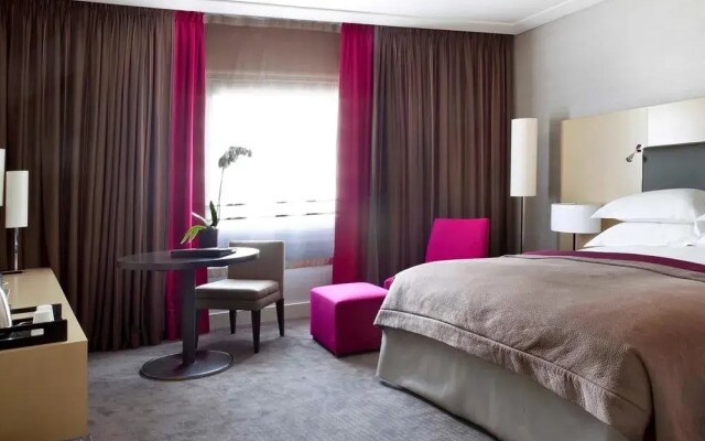Nest Hotel Paris la Défense - MGallery Collection