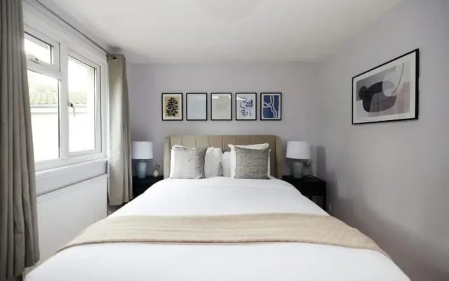 The Chiswick Escape - Lovely 2BDR House with Garden