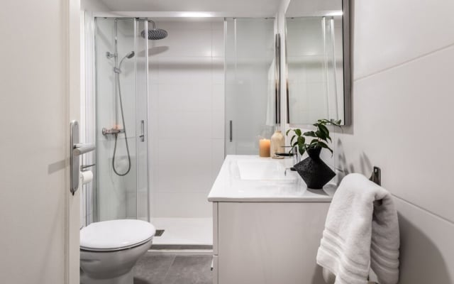 Beraldi - 1 Bedroom and Shared Pool in Trafalgar