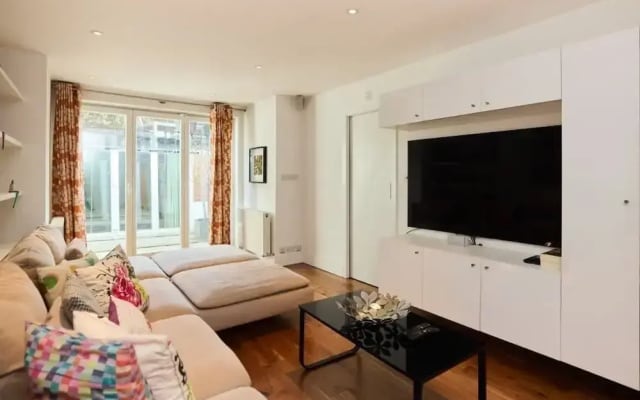 The Clapham Crib