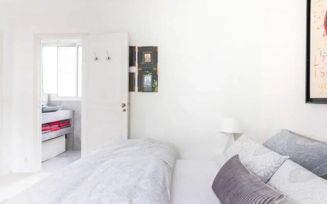 Squarebreak - Arc de Triomphe Apartments