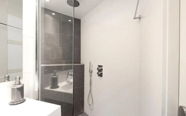 Romantic suite in Jordaan near CS