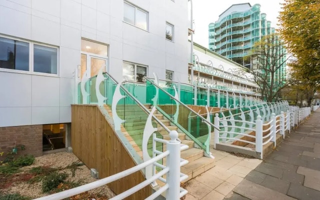 Skyvillion - Tower Point Enfield 1bed W Balcony