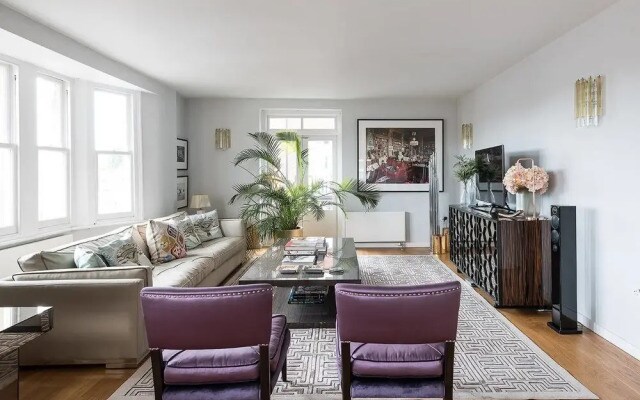 5* Luxury Huge Family 4BR by Hyde Park