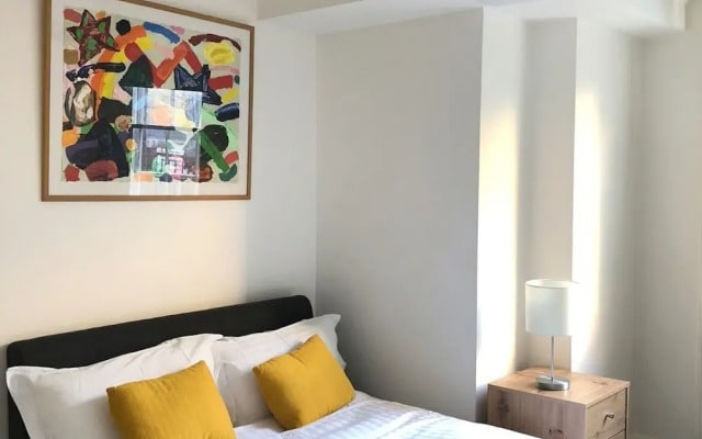Luxury stay bond street