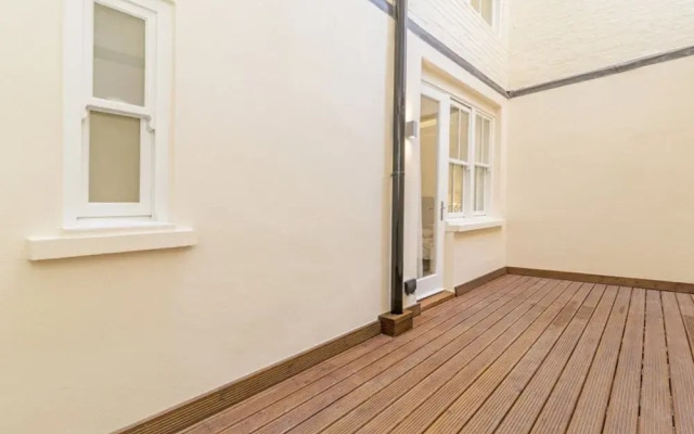 The Saint Stephen's Gardens Mansionview I