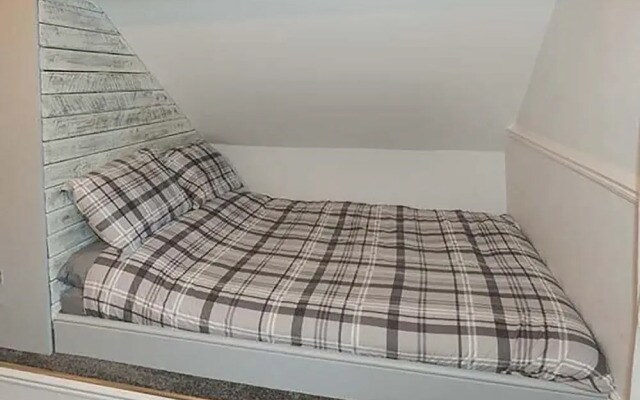 Pavilion Gardens Apartment