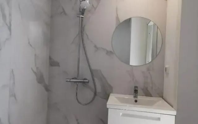 Tolstoi Scandinavian 1 bedroom apartment + free parking