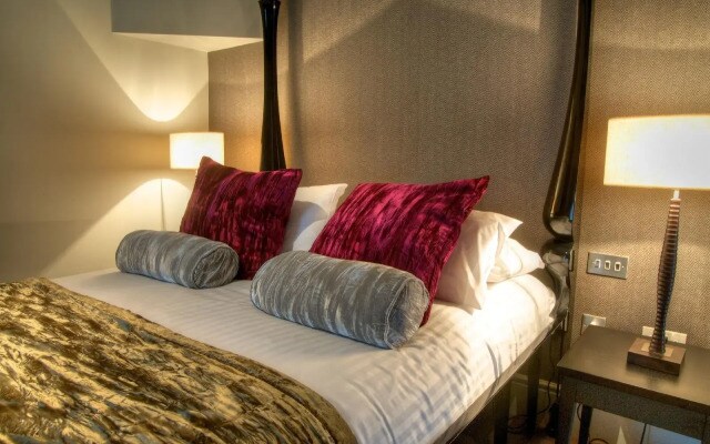 Bartle Hall Country Hotel